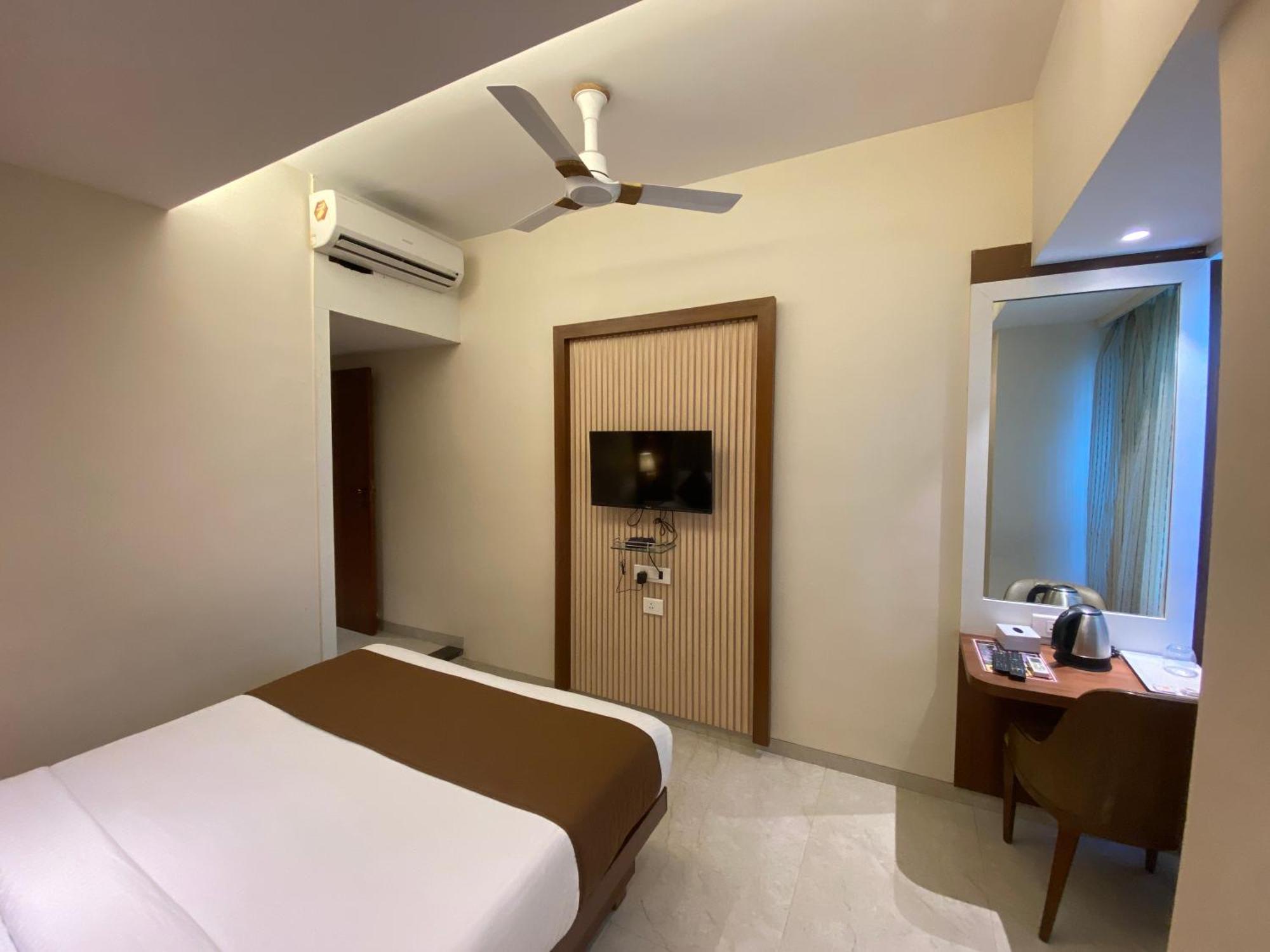 Hotel Czar Inn - Vashi نافي مومباي المظهر الخارجي الصورة